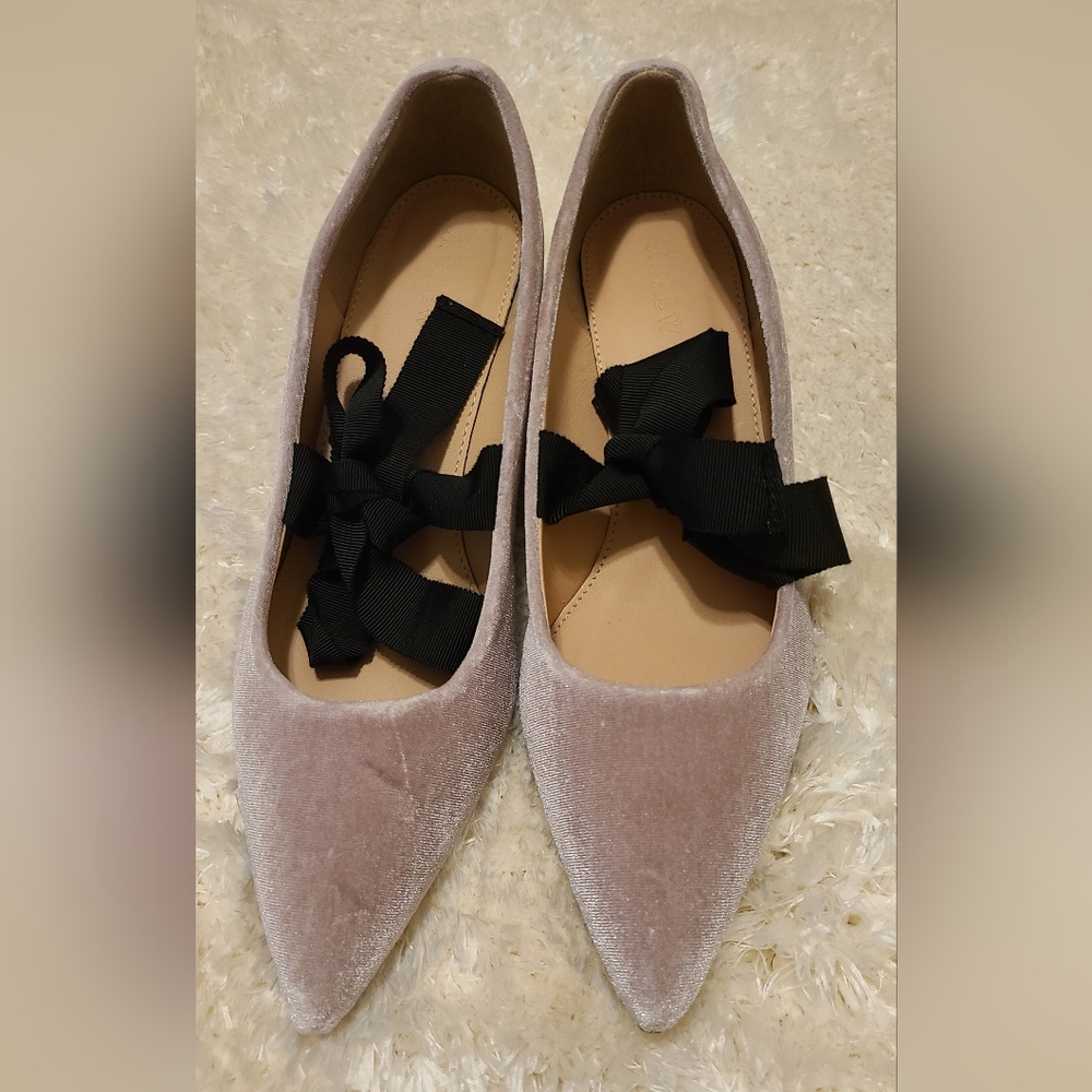 J. Crew Elwood Champagne Velvet Bow Pump, Size 7.5 Brand New